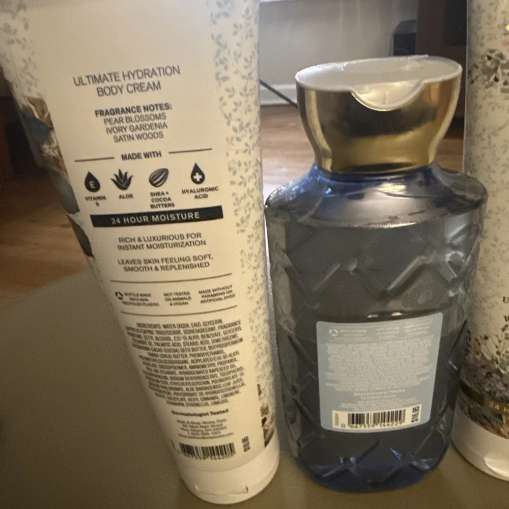 3 Pc Set Dressed In White Bath‎ & Body Works 2 Body Cream 8 oz 1 Body Wash 10 oz